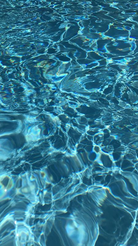 A clean pool with floaty